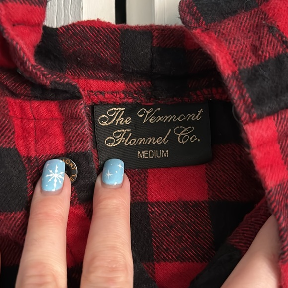 The Vermont Flannel Co. Lightly Work hooded flannel. - Picture 3 of 8